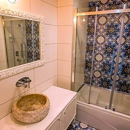 Hotel Limnades