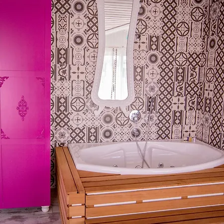 Otel Limnades İznik