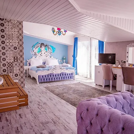 Otel Limnades İznik
