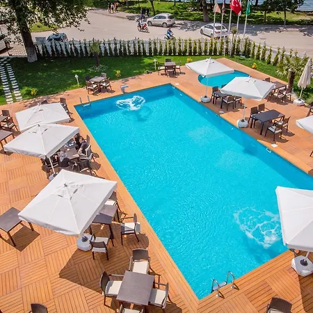 Limnades Hotel