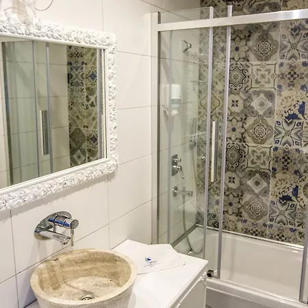 Hotel Limnades İznik