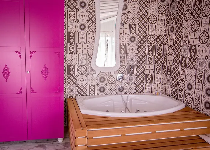 Otel Limnades İznik