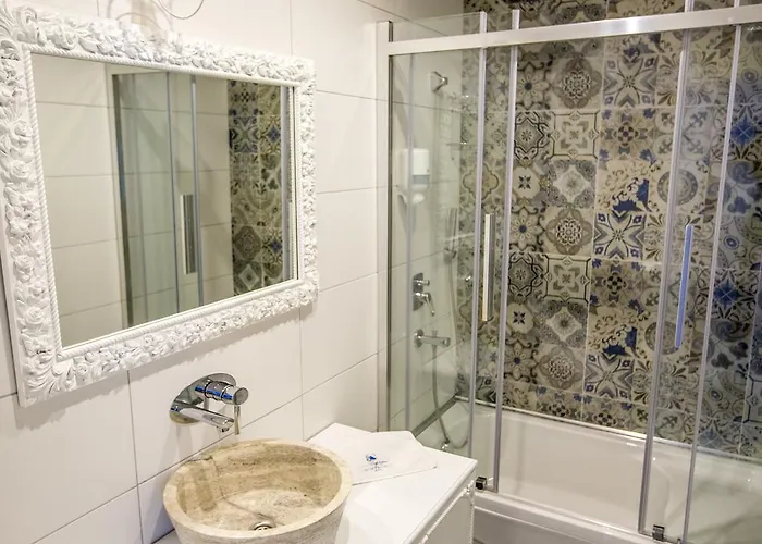 Otel Limnades İznik